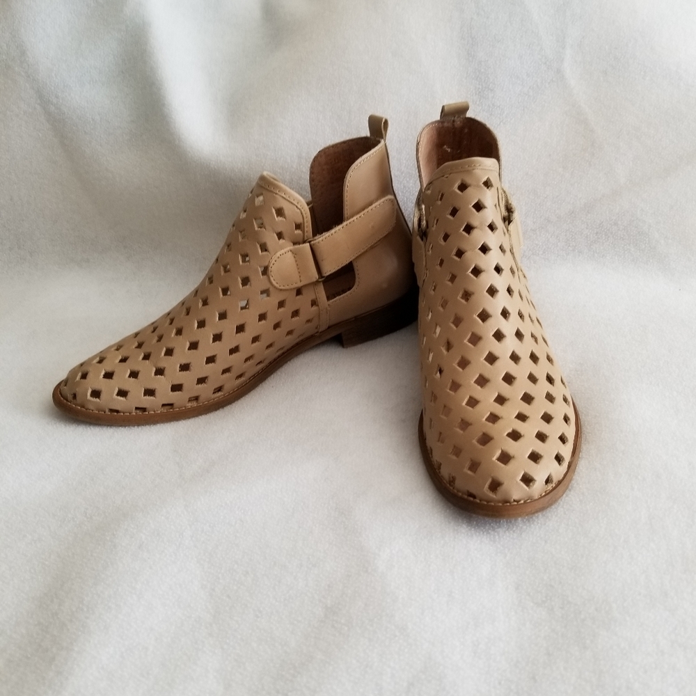 Ankle boots